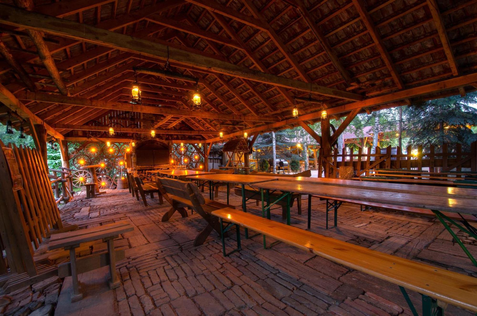 Hotel Restauracja Jas Wedrowniczek Rymanow ภายนอก รูปภาพ