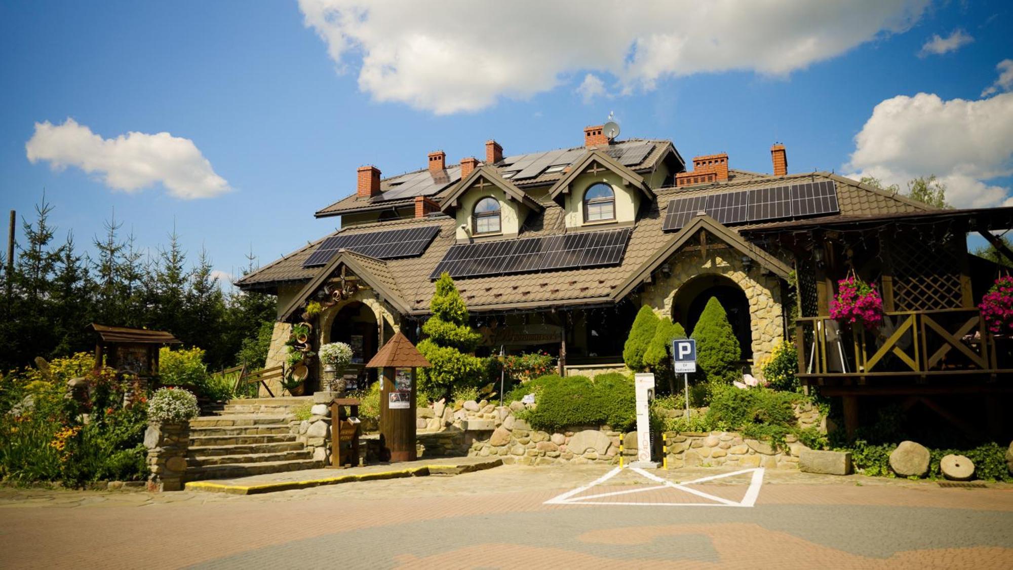 Hotel Restauracja Jas Wedrowniczek Rymanow ภายนอก รูปภาพ