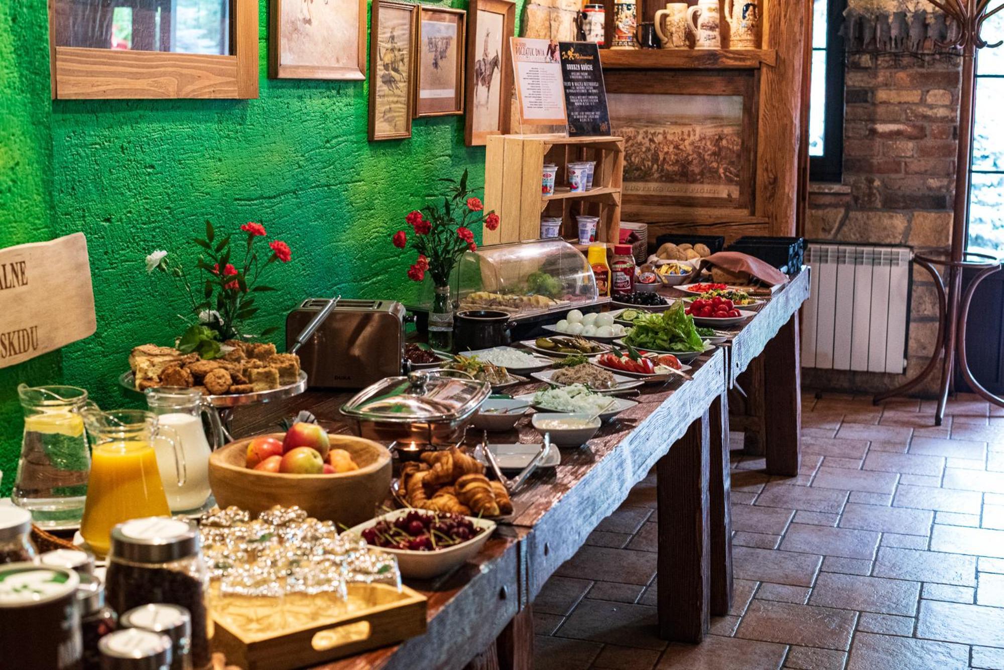 Hotel Restauracja Jas Wedrowniczek Rymanow ภายนอก รูปภาพ