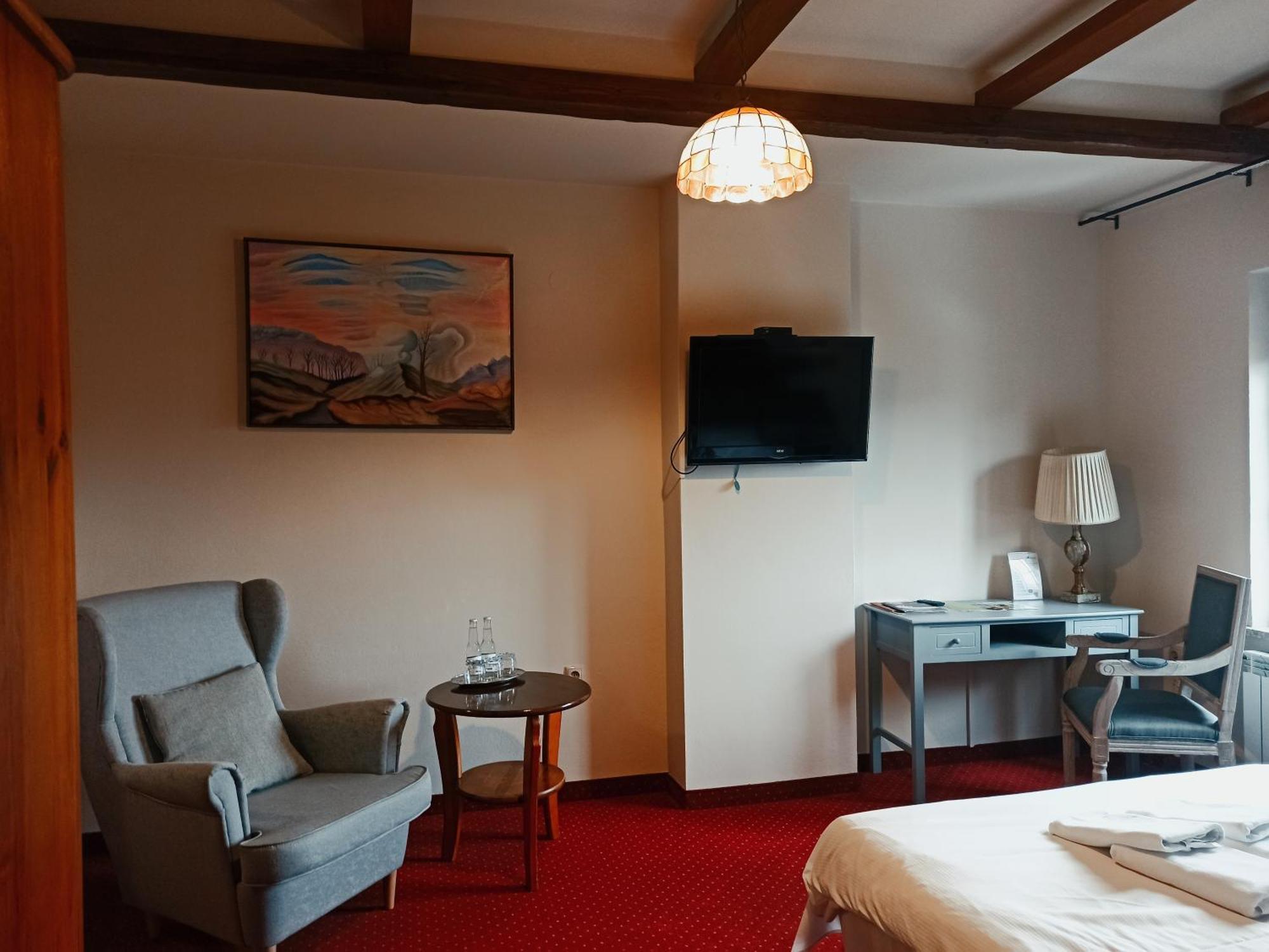 Hotel Restauracja Jas Wedrowniczek Rymanow ภายนอก รูปภาพ