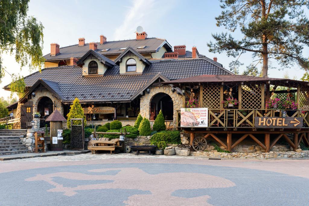 Hotel Restauracja Jas Wedrowniczek Rymanow ภายนอก รูปภาพ